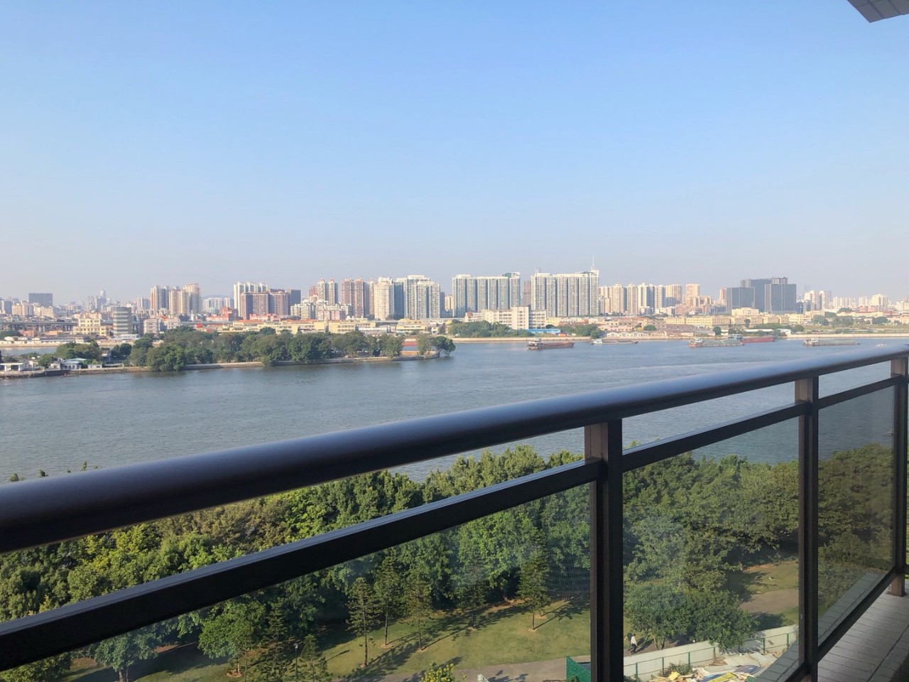 躺在浴缸里看江！一盏灯10多万，揭秘岛尖2000万豪宅