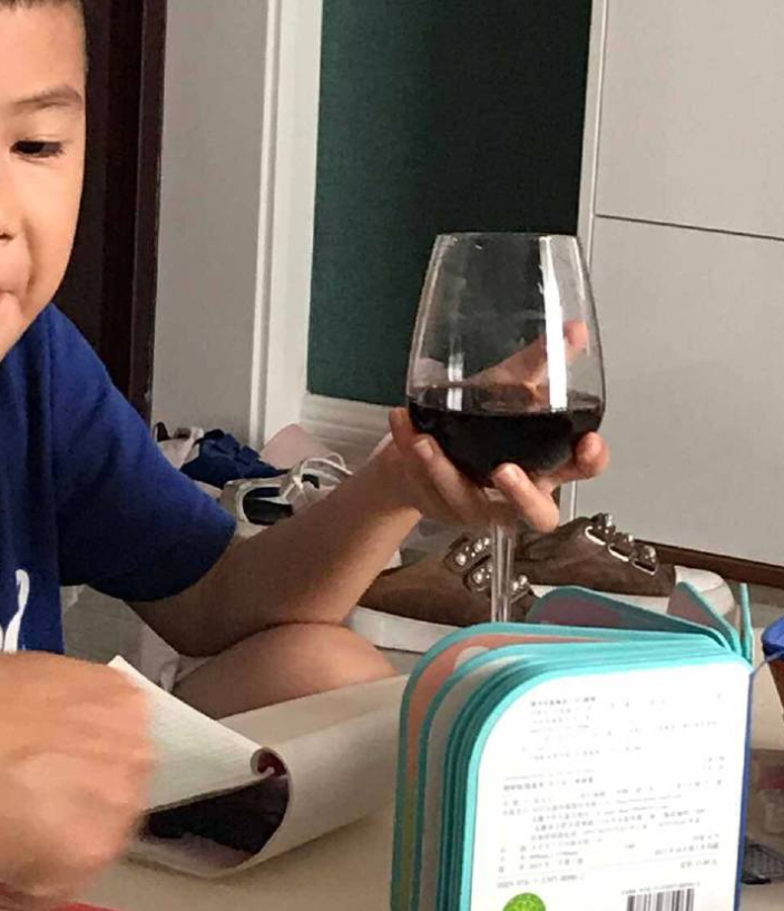 哈哈哈哈，你永远不知道女生看的霸道总裁文有多沙雕.....