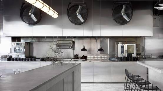 位于新罕布什尔州的Bad Lab Beer Co啤酒厂拥有的钢铁般内饰