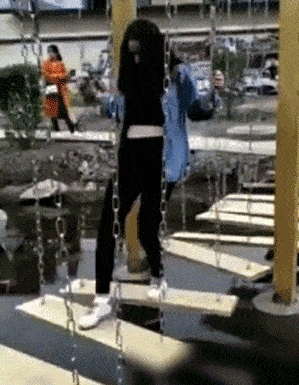 爆笑GIF：我真不是炫富，我只是想告诉你们我也有车