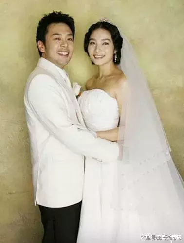 30岁高调公开恋情，婚后看清老公真面目火速离婚，今43岁仍单身