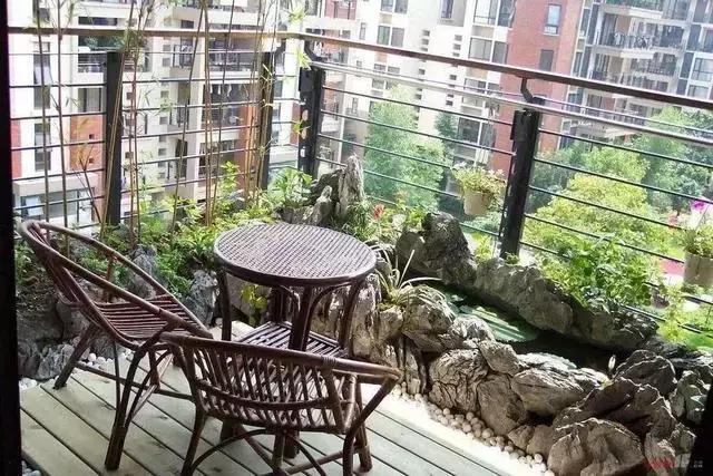 买顶楼就是好，一个露台那么漂亮，买到就是赚到！