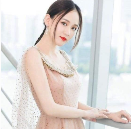 陈乔恩终于名花有主，男友生日当天浪漫求婚