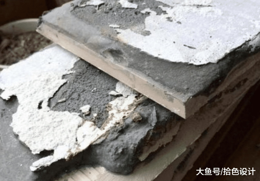 墙砖起壳，业主表示可以接受，可师傅这样修补，业主很恼火