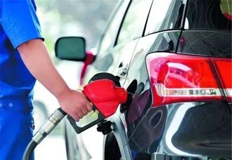 每次加油只加200元是“糟蹋”车 老司机: 这样加油才对车好!