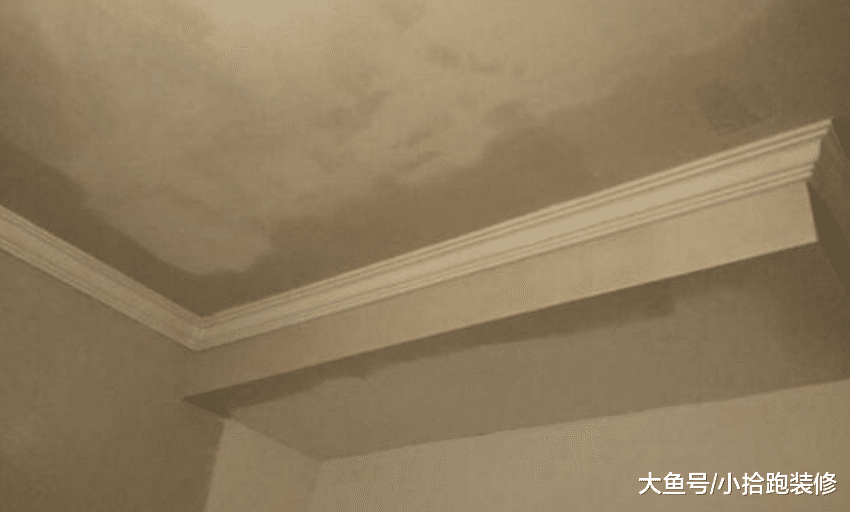 顶面腻子起泡, 业主看到都愁坏了, 而油工却说: 只是小问题