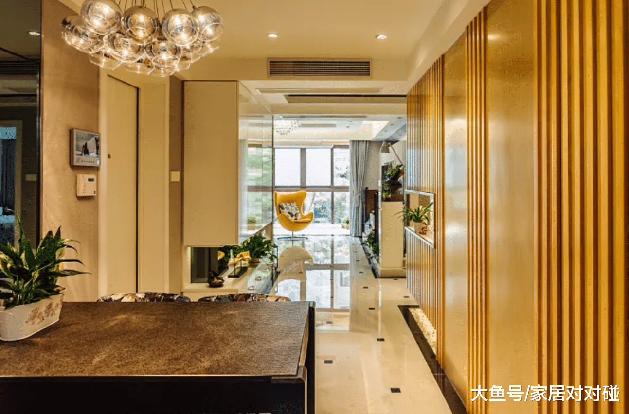 86㎡新房，鞋柜下方铺“石子”，进门眼前一亮！全屋大气又实用！