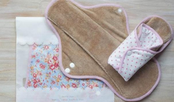 非洲的女孩不用卫生巾，来月经的时候怎么处理呢？来看看吧