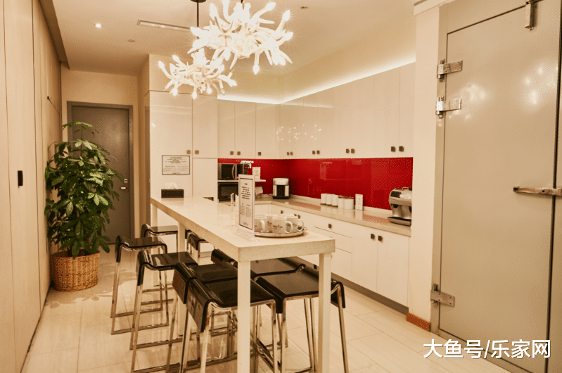 家庭餐桌这样摆，财运早被阻断了，你家没钱是有原因的！