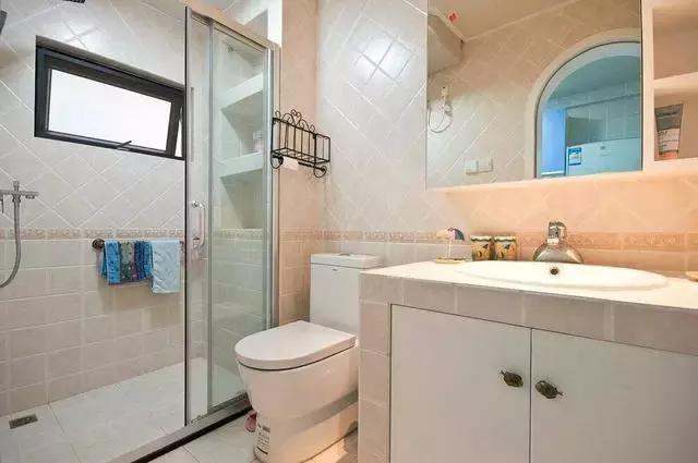 原来卫生间要这样装才漂亮，一般人还真想不到！