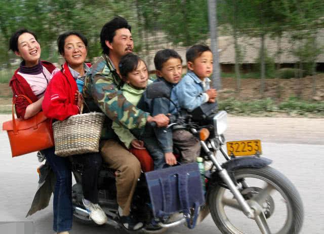 房价对于未来几年, 明显就是一个坑, 为何这么多人还去炒作买房?