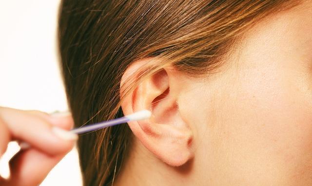 为什么会患上中耳炎？别乱猜，这3个源头先别忽视了