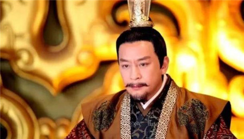 苦求功名终于发疯，写出想当皇帝的书，乾隆该怎么处理这个疯子？