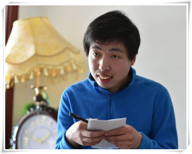 他是有“中国雨人”之称的数学天才，却被误当成“傻子”，现状如何