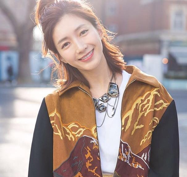 参观江疏影住的豪宅，在家还会包饺子吃，每天都要健身锻炼