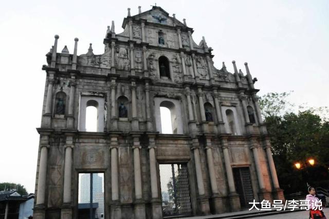 澳门最有权势的家族：靠200银元起家，娶5房太太，何鸿燊都不及他