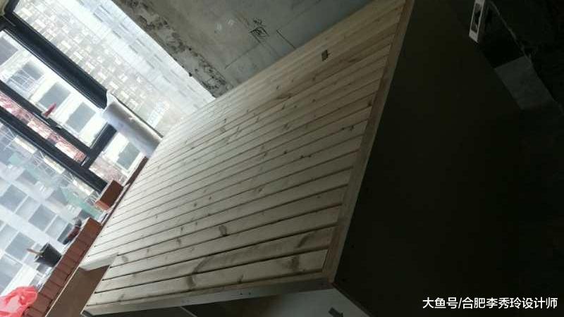 木工打了张高2米1的儿童床，底下还有个衣帽间，全小区找不到同款！