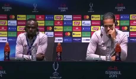 ＂梅吹＂很常见，罕见的是全队都是＂梅吹＂，主教练更是资深＂梅吹＂