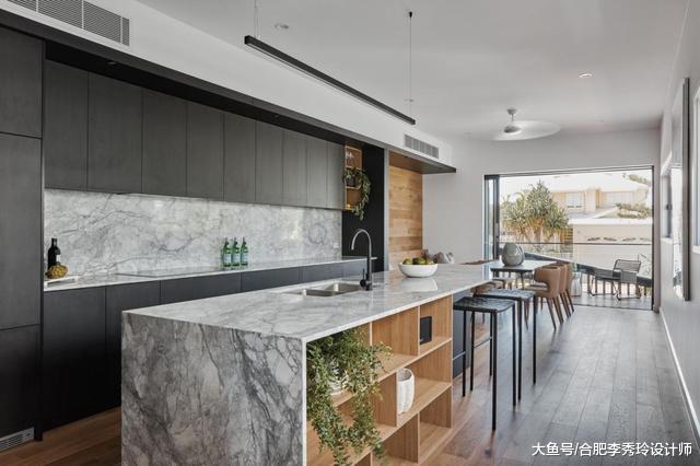 200㎡独栋三层小楼，阳台敲掉改砌游泳池，国内业主：敢想不敢做