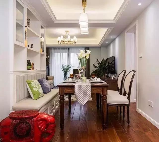 90平美式三室，家里的卡座餐厅是最大亮点，深得老婆的欢心！