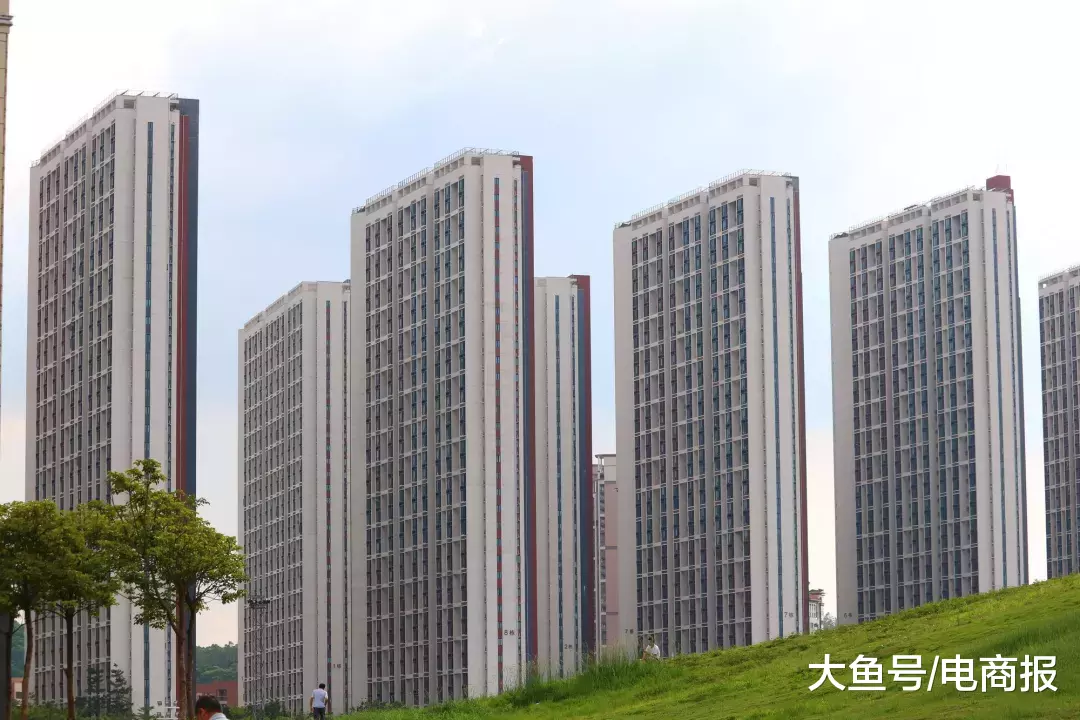 没房的人快看，深圳预计有60多万套房子，价格将腰斩！