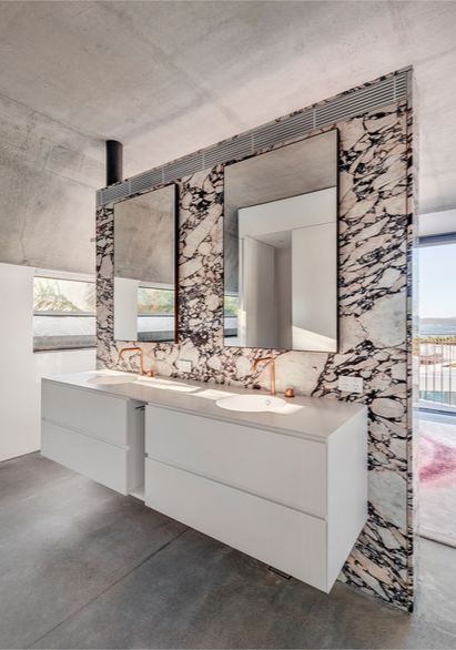 俯瞰悉尼港的建筑--新月楼