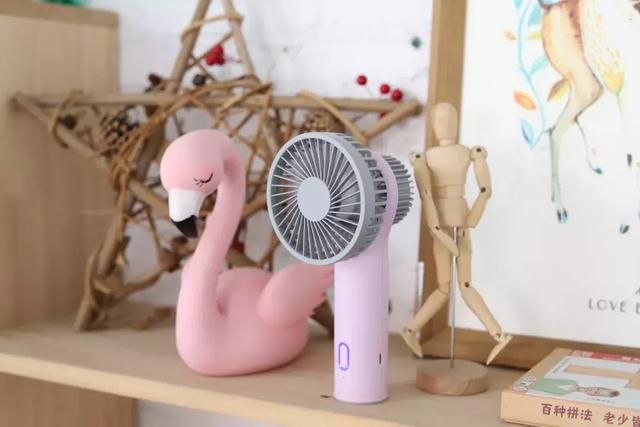 可当充电宝的小风扇，一吹秒降温5℃，让你随时随地舒爽