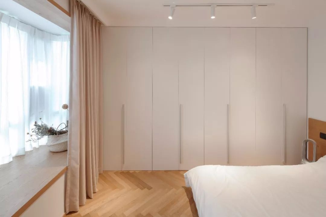 无主灯的卧室，温馨舒适，有情趣！