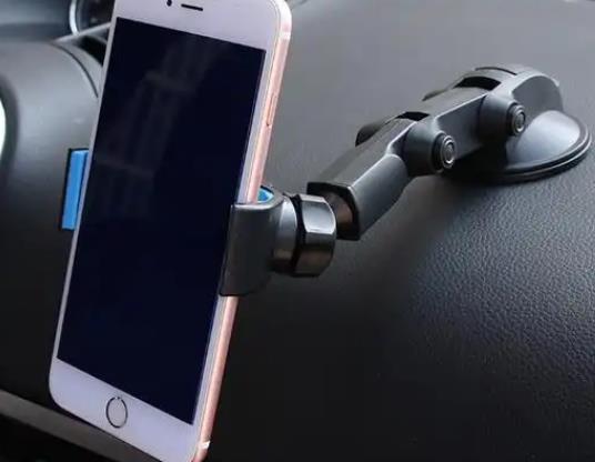 有一种手机支架：叫“车载手机支架”，适合司机使用，稳固更安全