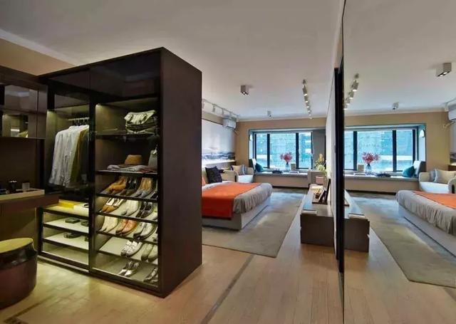 来广州不到5年，竟能买下地铁四房