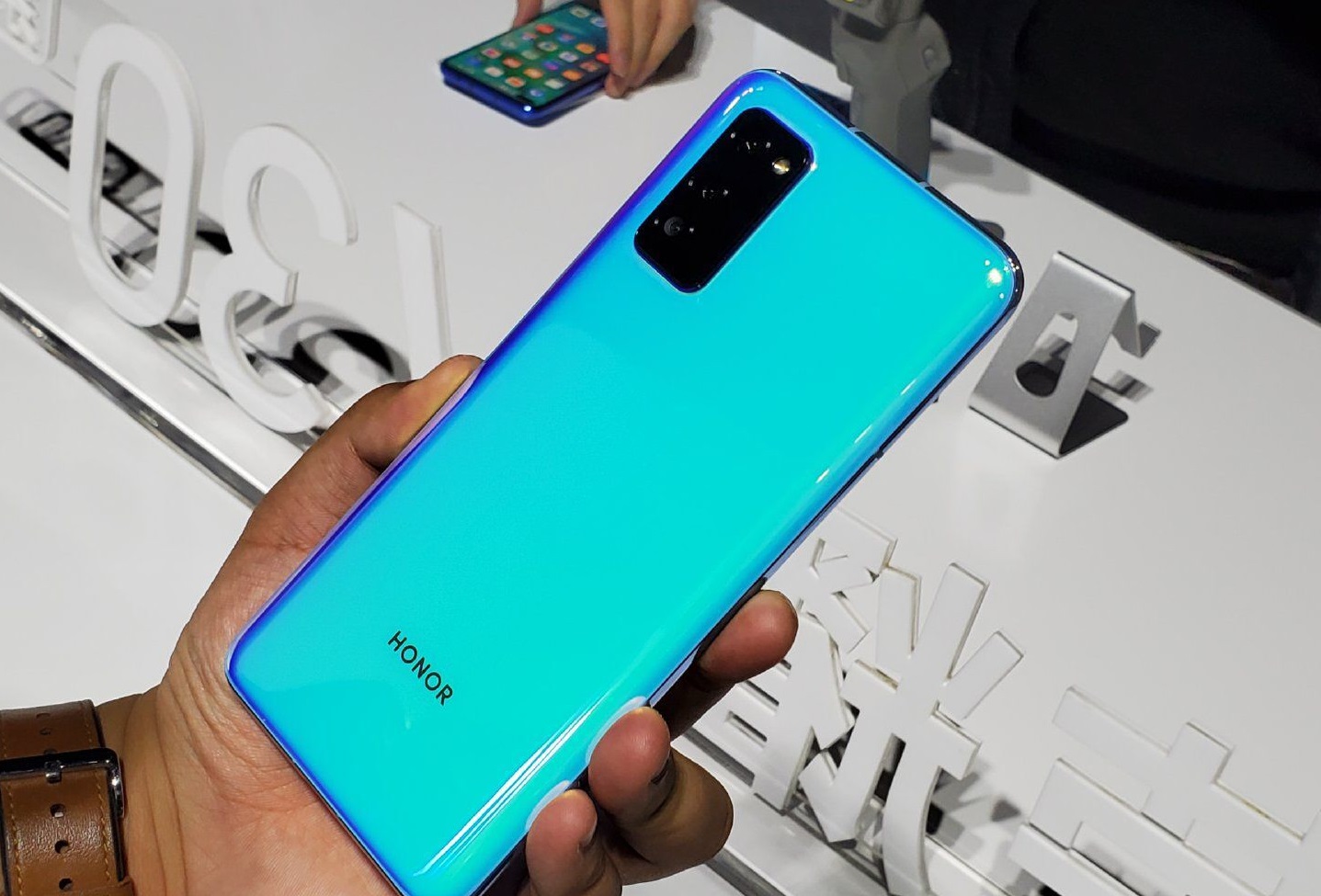 荣耀v30首批用户评价已出炉,优缺点都很明显!