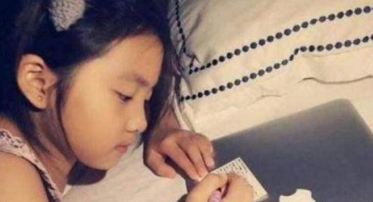 晒晒黄磊住的豪宅，光大门设计就很霸气，外观有独特的贵族花纹