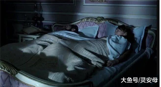 15岁儿子还不分床睡，恋母情结终引发惨案，母亲含泪送儿进监狱