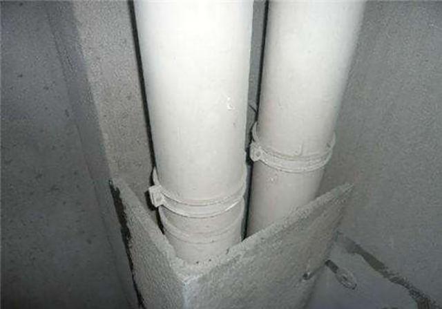 卫生间两根立管太占地，合并为一根，够自私！不怕物业找上门？