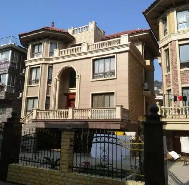 90后回乡盖别墅，统一规划，村里清一色的别墅，比城里生活舒服！