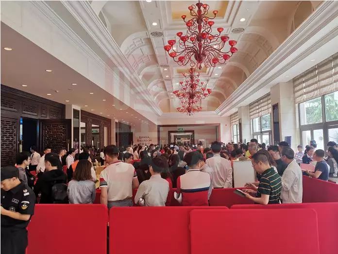 8小时马拉松式开盘，深业中城192套房，全卖完！