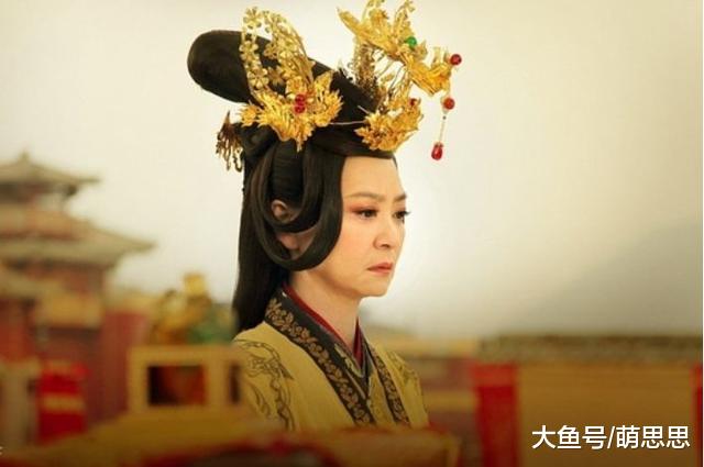 历史上最牛的两位女性，自己主动下嫁给小兵，最后却都成为了皇后