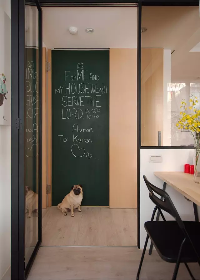 66㎡两室除了有黑板墙的儿童房，还有宽敞的衣帽间！