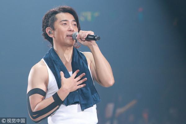51岁“古惑仔”郑伊健罕见公开示爱老婆：照顾父母照顾我