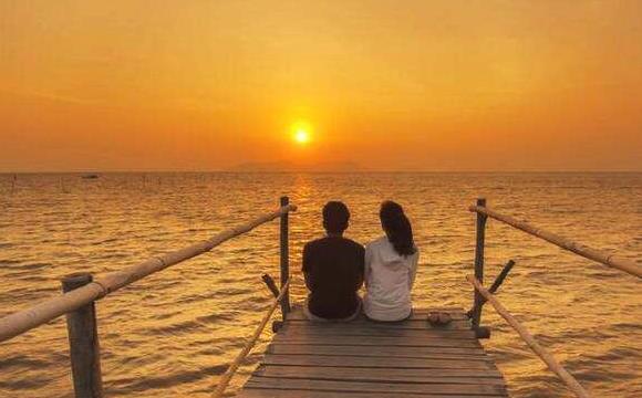 异性交往，有这些“本能反应”的男人，才是真的爱你，女人要珍惜