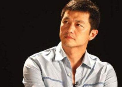 做了8年主持人，情史太乱无人敢娶，今因一部剧红得一塌糊涂