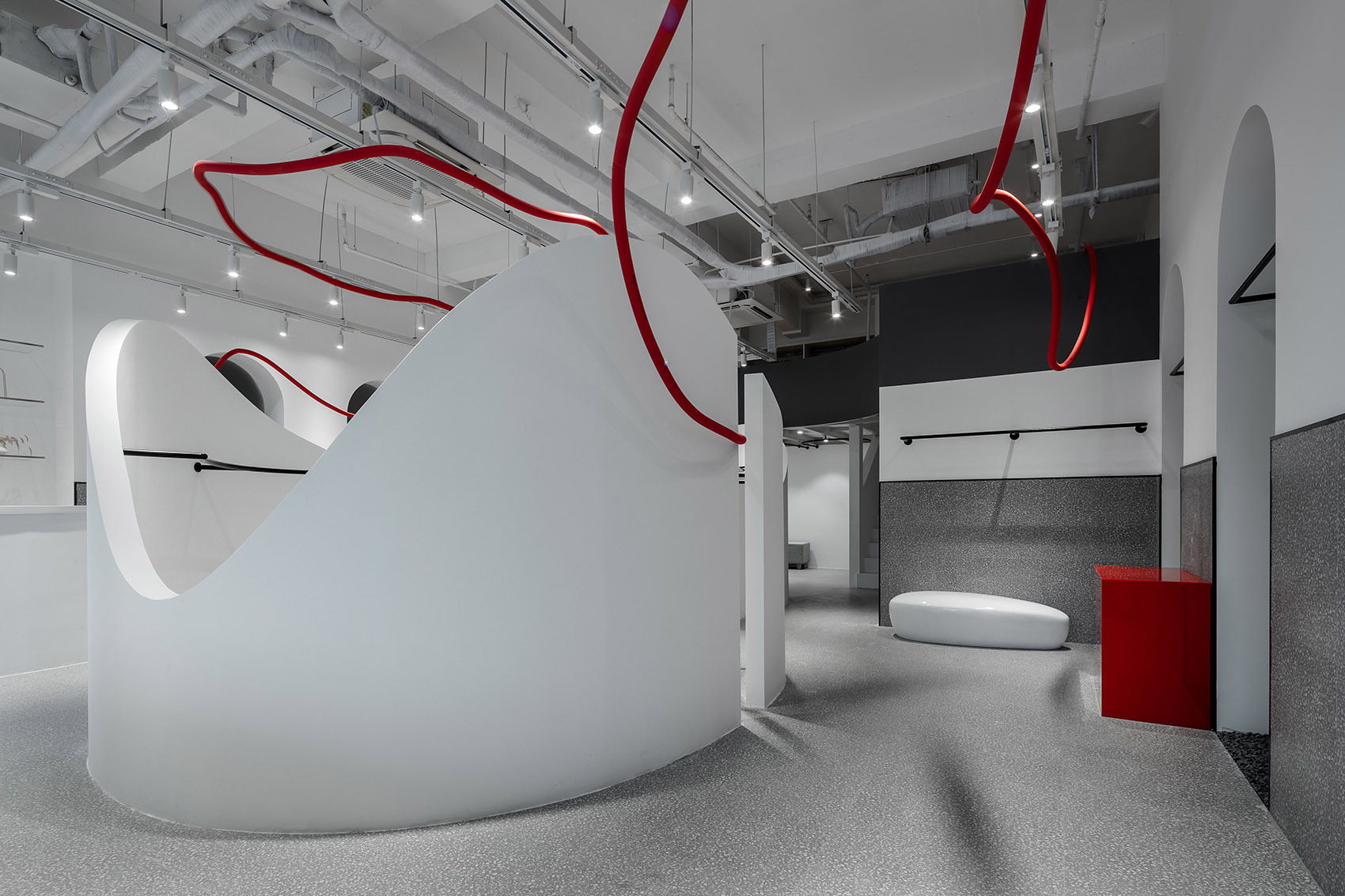 苏州简约服装店设计，灰色雅致感打造独一无二的低调空间！