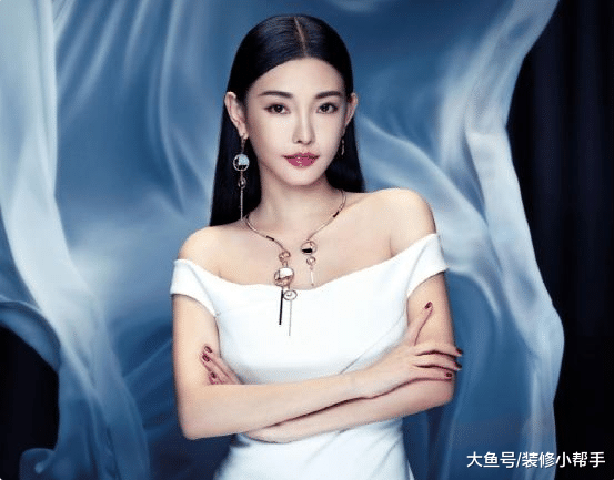 童菲现实的房子，住的地方十分普通，看来生活过得不怎么样