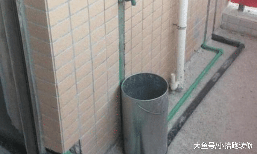 这是我见过最认真的电工师傅了，可朋友看到却说，多此一举