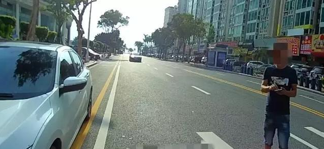 男子因侥幸心理，驾驶证被吊销，女朋友差点也丢了！