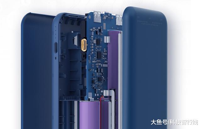 ZMI 10号移动电源Pro不仅支持手机、笔记本充电，还可实现USB扩展