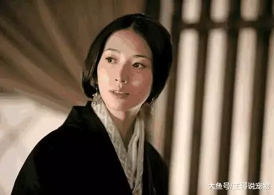 她被称为亚洲第一美腿, 网友表示: 丝袜照让人看懵了