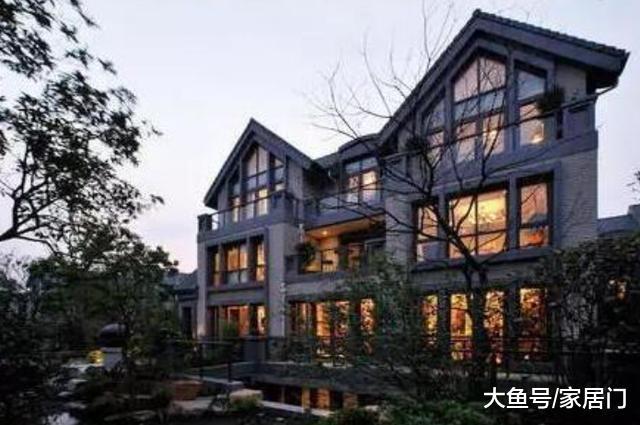 劉嘉玲住的豪宅，住在獨棟的別墅里，內部裝飾品每件都價值幾十萬