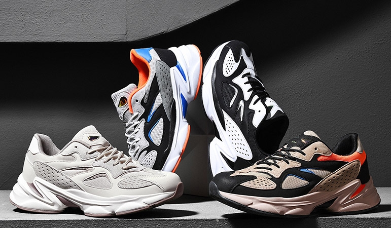 中国最尴尬的“跑鞋之王”，曾让阿迪耐克头疼，如今却被嫌弃太丑了