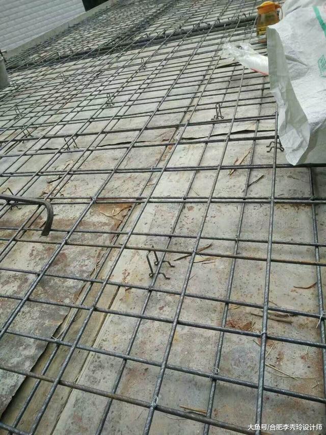 农村建房子马虎，两层钢筋间少装这一步，混凝土浇筑再多也是白搭！